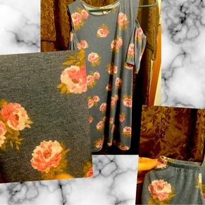 Size L- Open shoulder super cute dress!
